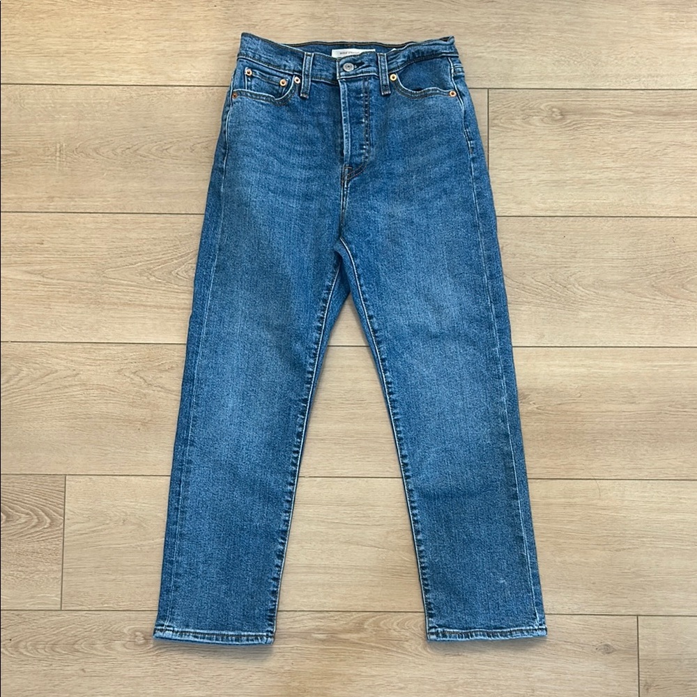 Levi's Classic Straight Leg Jeans in Medium Blue